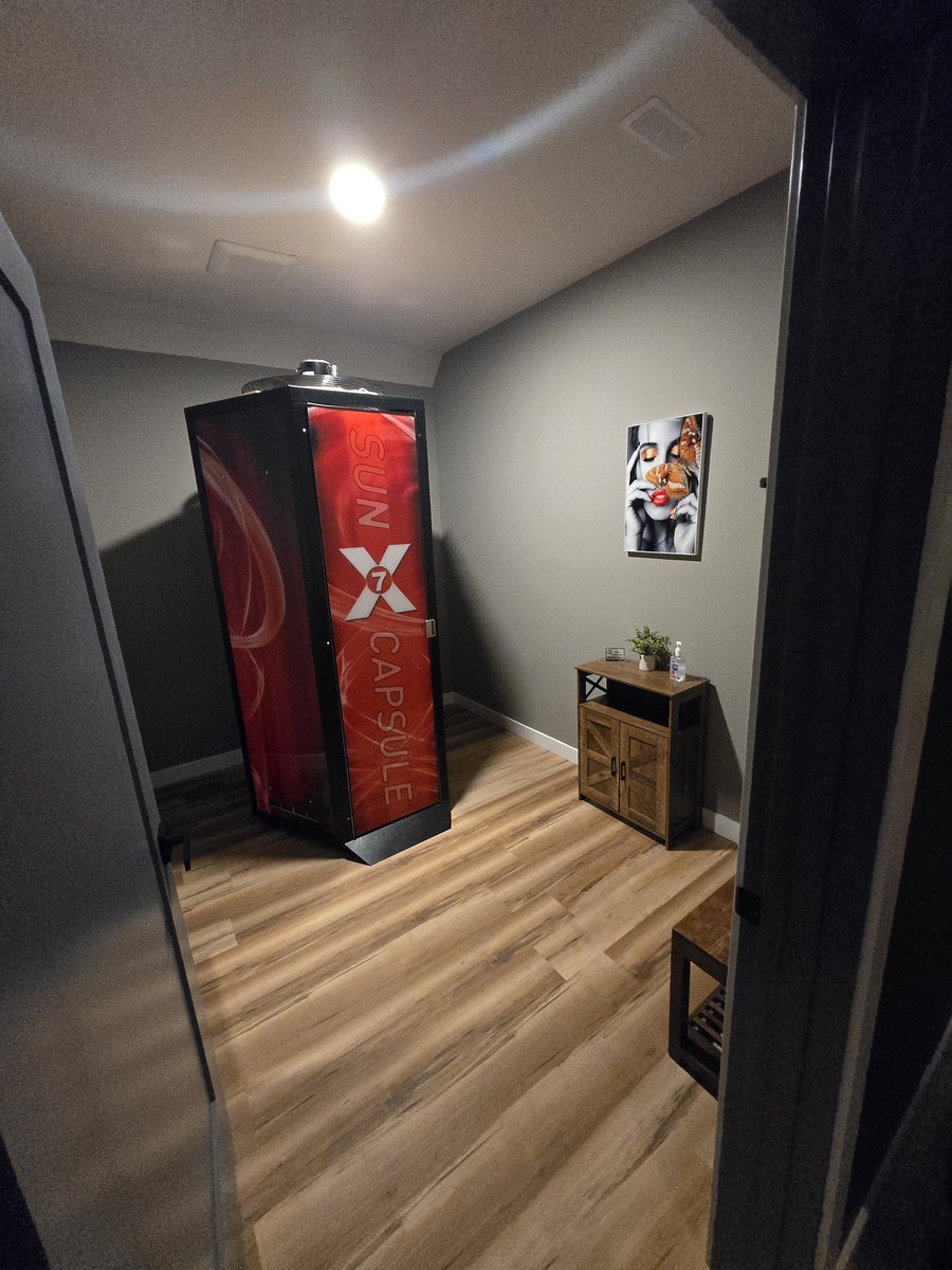 SunCapsule X7 tanning room — Chinook Glow
